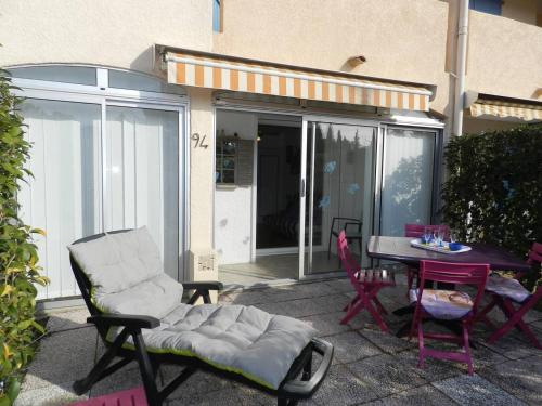 Appartement 2 pièces avec terrasse et piscine à La Londe-les-Maures - FR-1-826-7