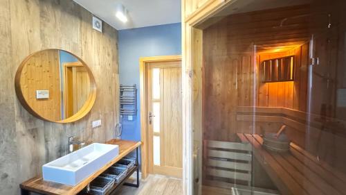 Ένα μπάνιο στο Przystanek Jaworki - Apartament w Jaworkach