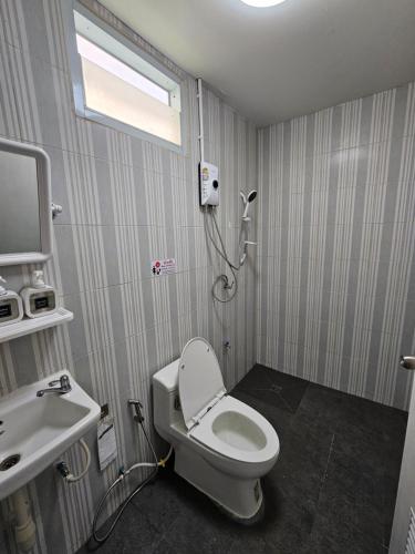 Salle de bains dans l'établissement KK Poshtel