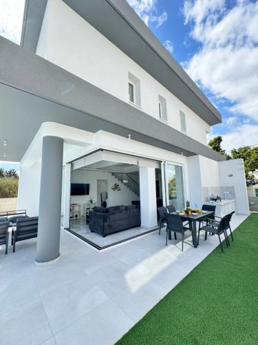 Χώρος καθιστικού στο Protaras Rustic Paradise Luxury Villa 1