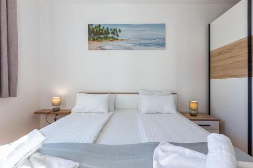 Bruno one bedroom apartment with parking