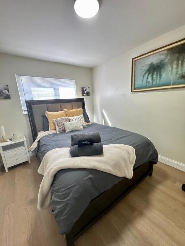 Ένα ή περισσότερα κρεβάτια σε δωμάτιο στο Entire house with 3 bedrooms The Peaceful Escape