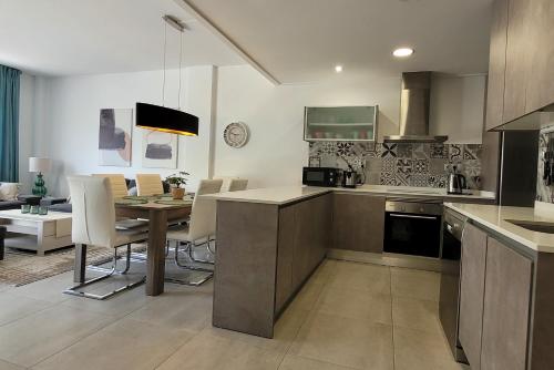 Modern Luxury Apartment with Pool & Terrace PMT01