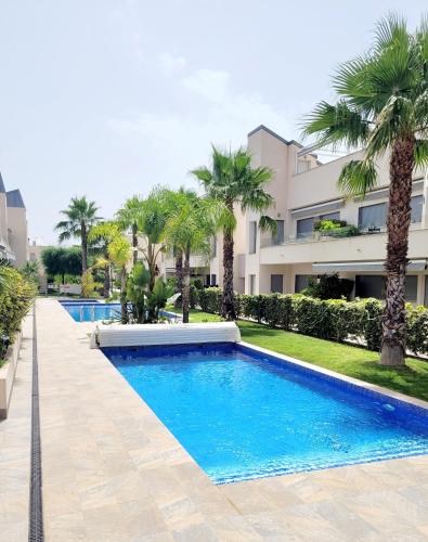 Modern Luxury Apartment with Pool & Terrace PMT01