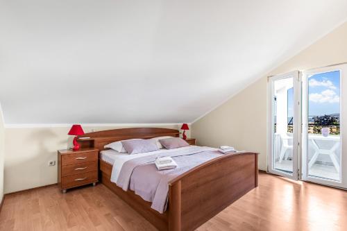 Spacious & Charming Apartment 128 m2 with Sea View