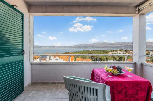 Spacious & Charming Apartment 128 m2 with Sea View