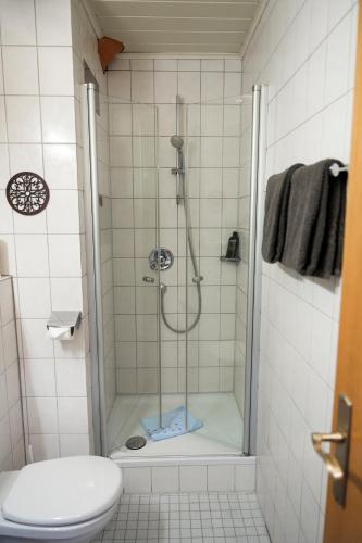 Koupelna v ubytování Hotel Gülser Weinstube