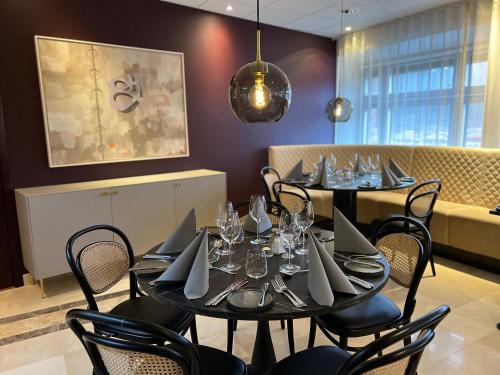Injoy Premium Hotel Solna Image