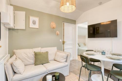 T3 apartment just outside Paris