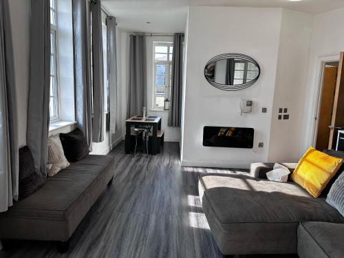 Posezení v ubytování Nottingham City Centre 3 Bed Luxury Apartment