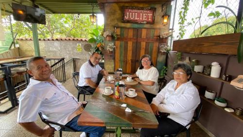Gallery image of Velvet Hostal La novena in Santa Ana