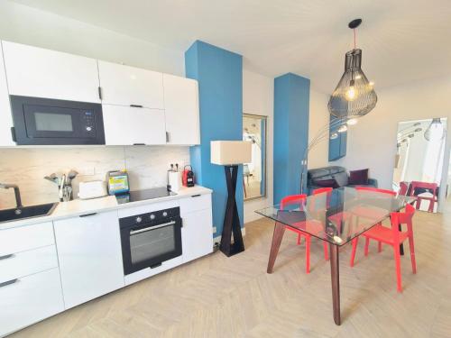 Luxury 3 bed 2 bath flat Cannes Croisette photo 10