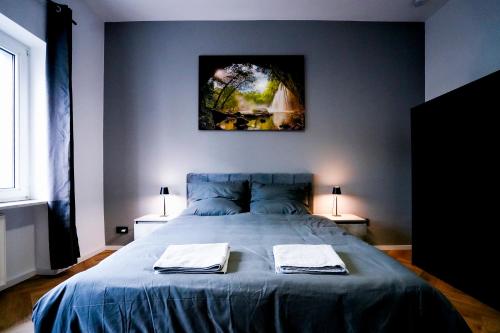 Postel nebo postele na pokoji v ubytování J&JBermudaStay a Luxurious Double-Bedroom with a Private Bathroom and Shared Kitchen in Bochum Center-Bermuda3Eck