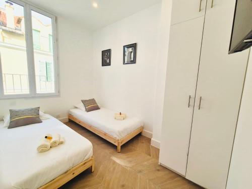 Luxury 3 bed 2 bath flat Cannes Croisette photo 17