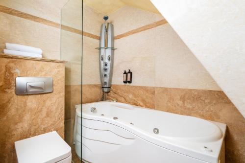 Bagno di Festa Winter Palace Hotel