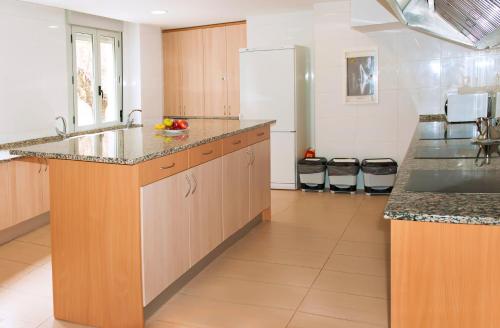 Nhà bếp/bếp nhỏ tại Albergue Turístico Rio Aragon