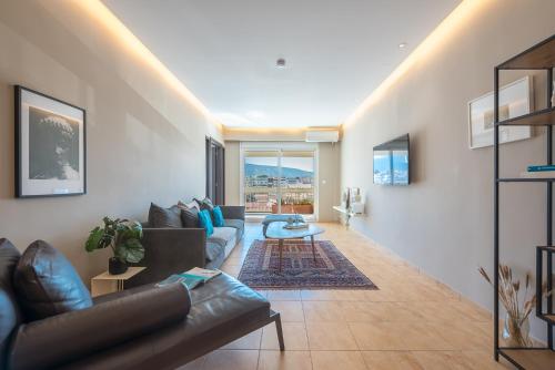 Artistic 2BDR Flat w Terrace & City View In Centre