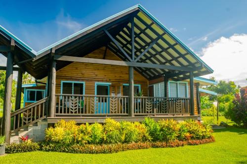 Zahrada ubytování Raintree Gardens - 1 Acre, Ocean Views, Steps from beach