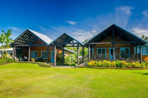 Zahrada ubytování Raintree Gardens - 1 Acre, Ocean Views, Steps from beach