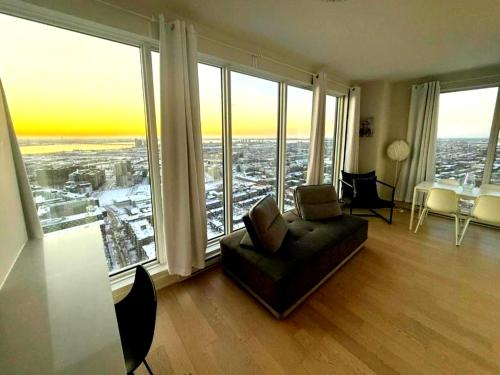 Χώρος καθιστικού στο Skyline Penthouse & Condo - Downtown Montreal - Pool Spa Parking