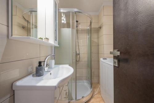 Artistic 2BDR Flat w Terrace & City View In Centre