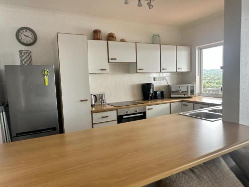 Kuchyň nebo kuchyňský kout v ubytování Lovely 3 bedroom holiday home with ocean view