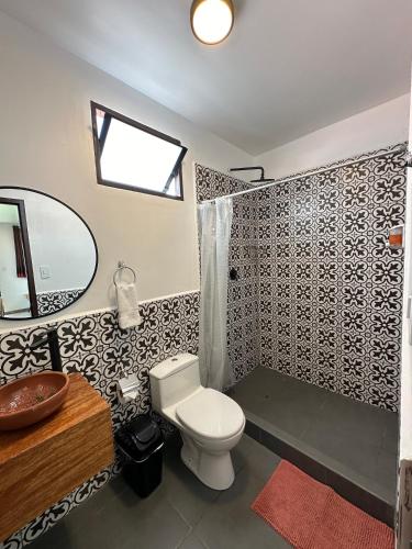 Black Llama Hostel Cuscoにあるバスルーム