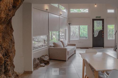 Ruang duduk di Koba, una experiencia memorable