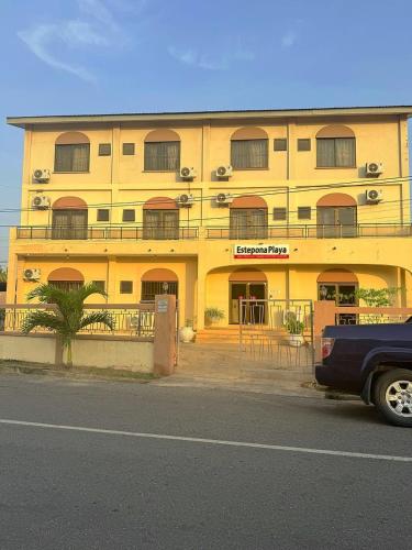 Gallery image of Estepona Playa in Accra