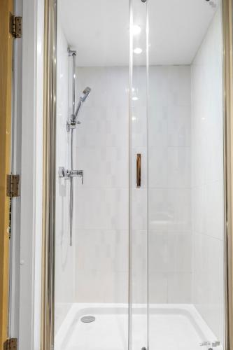Modern Liverpool Retreat with Free Parking Ideal for Work and City Breaks photo 27
