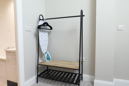 Modern Liverpool Retreat with Free Parking Ideal for Work and City Breaks photo 26