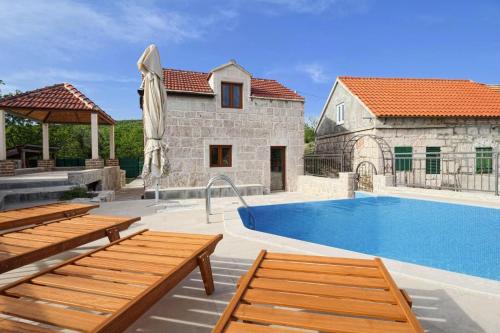 Stone House in Makarska with Pool & Mountain View
