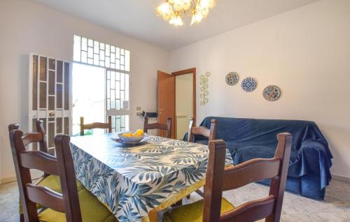 Posezení v ubytování Nice Apartment In Portella Di Mare
