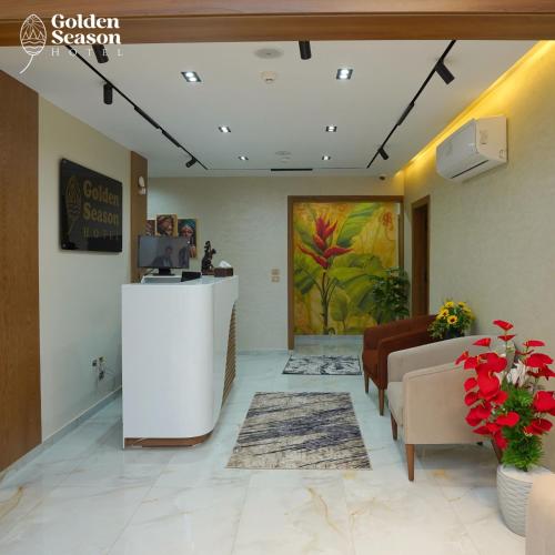 a lobby of a salon with a waiting room at Golden Season Hotel in Cairo