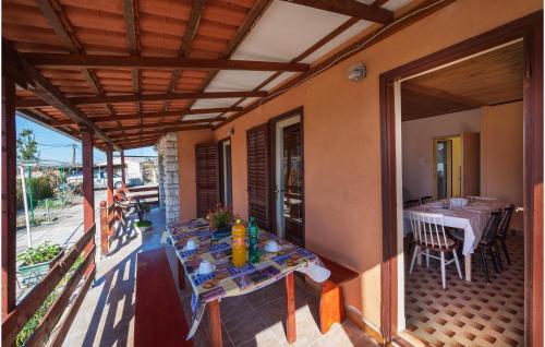 Balkón alebo terasa v ubytovaní 3 Bedroom Lovely Apartment In Labin