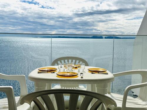 Estudio en Roses con Terraza y Aparcamiento Cerca de la Playa - ES-258-24