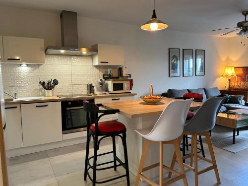 T2 Traversant Saint-Cyprien Climatisé 4/5 Pers - FR-1-793-33