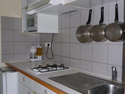 Photo de la galerie de l'établissement Studio meublé 4 pers - Vue mer - Parking - FR-1-825-15, à La Rochelle