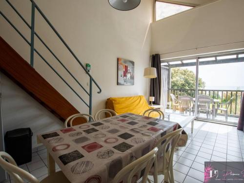 Photo de la galerie de l'établissement Appartement 2 pièces - 6 couchages, vue mer, parking, proche plage - FR-1-825-8, à La Rochelle