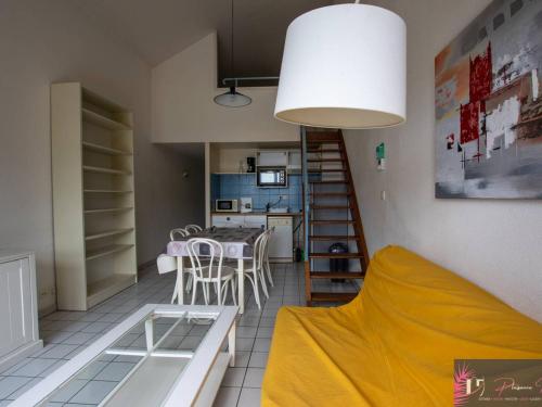 Photo de la galerie de l'établissement Appartement 2 pièces - 6 couchages, vue mer, parking, proche plage - FR-1-825-8, à La Rochelle