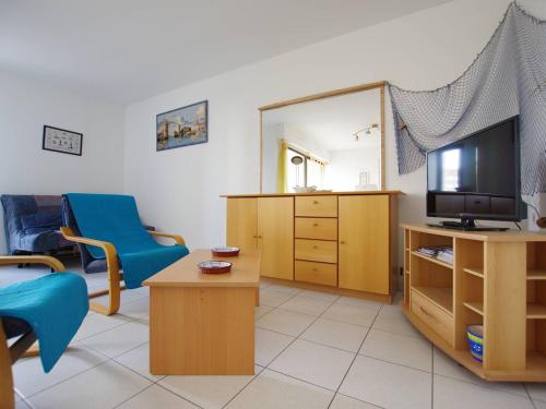 Photo de la galerie de l'établissement Appartement meublé avec piscine - 4 pers, La Rochelle - FR-1-825-56, à La Rochelle