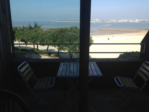 Photo de la galerie de l'établissement Studio meublé, 2 personnes, vue mer - FR-1-825-61, à La Rochelle