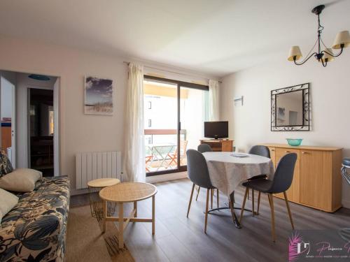 Photo de la galerie de l'établissement Charmant T2 pour 4 personnes à la Marina de La Rochelle - FR-1-825-32, à La Rochelle