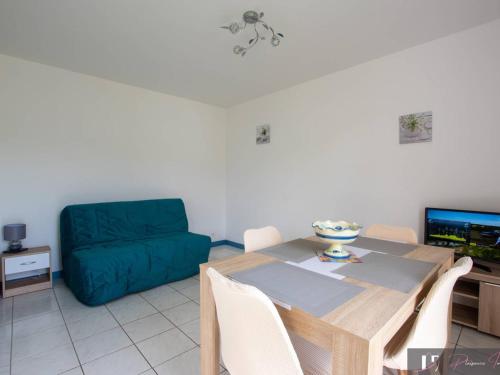 Photo de la galerie de l'établissement Studio lumineux proche plage avec parking et wifi - FR-1-825-44, à La Rochelle