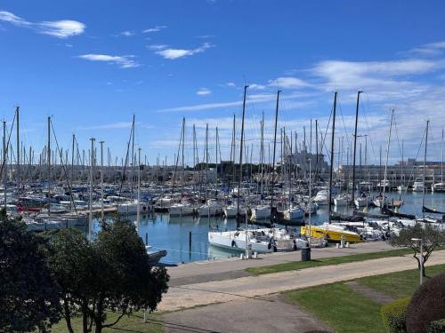 Studio moderne avec climatisation et parking proche plage - FR-1-731-132