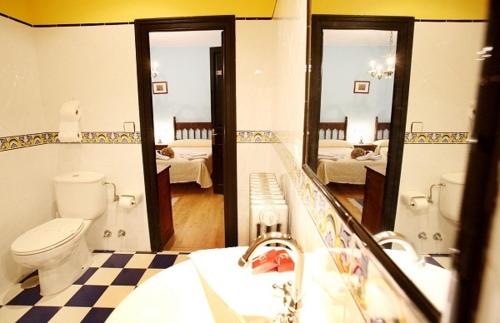 Kylpyhuone majoituspaikassa Hotel Casa de Indianos Don Tomás