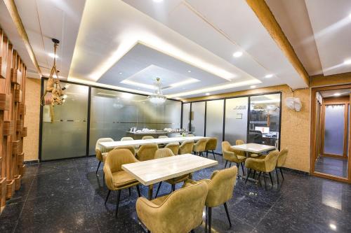 Posezení v ubytování FabHotel DM 45 - Nr Millenium city center Metro