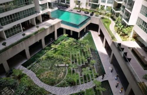 Bazén v ubytování Stay at Regalia KLCC View Sky Pool nebo v jeho okolí