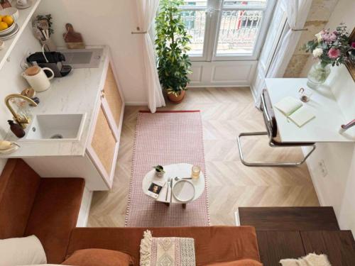 Beautiful Studio close Place de la Comédie in city center