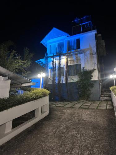 Edificio en el que se encuentra la habitación en casa particular